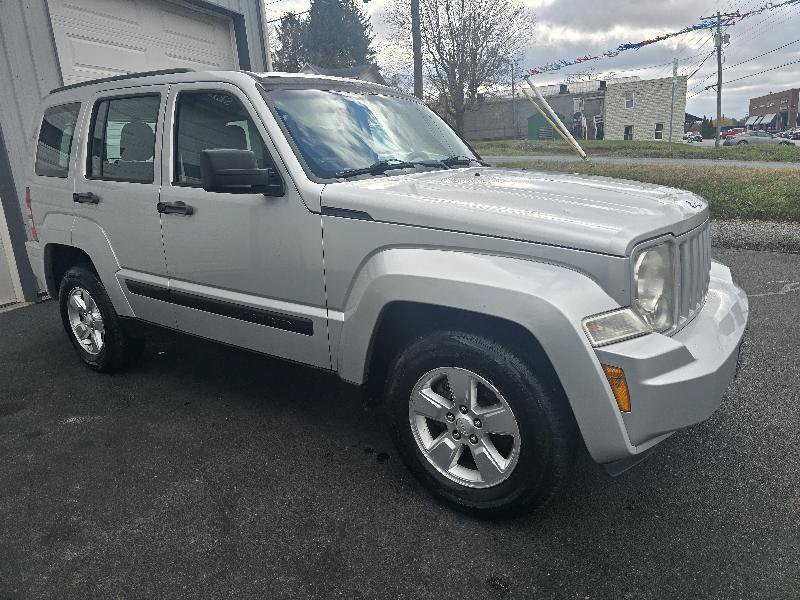 Used 2012 Jeep Liberty Sport AWD/4WD image 5
