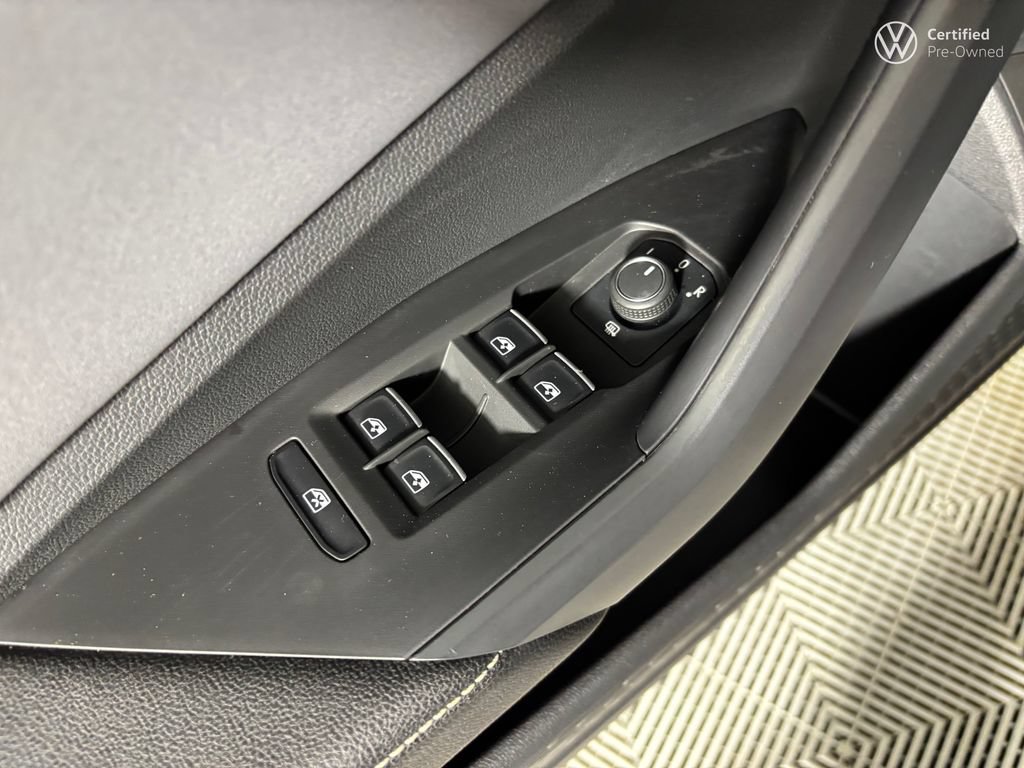 Used 2025 Volkswagen Jetta SE w/ Sunroof Package FWD image 15