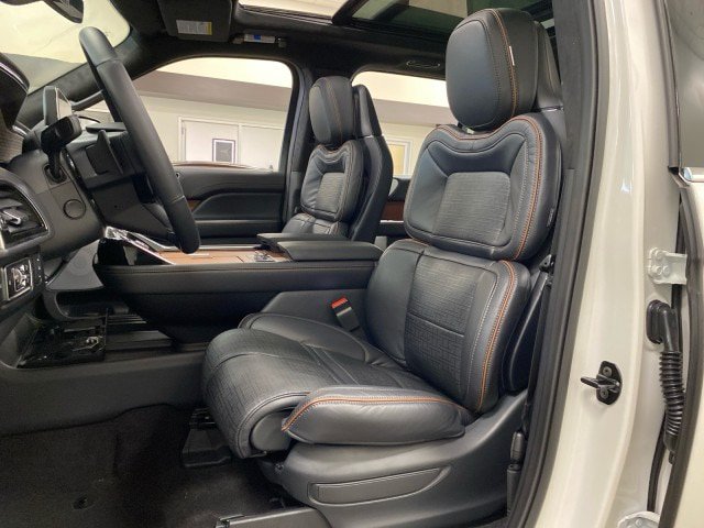 New 2024 Lincoln Navigator Black Label AWD/4WD image 17