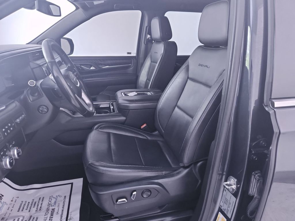 Used 2022 GMC Yukon XL Denali AWD/4WD image 11
