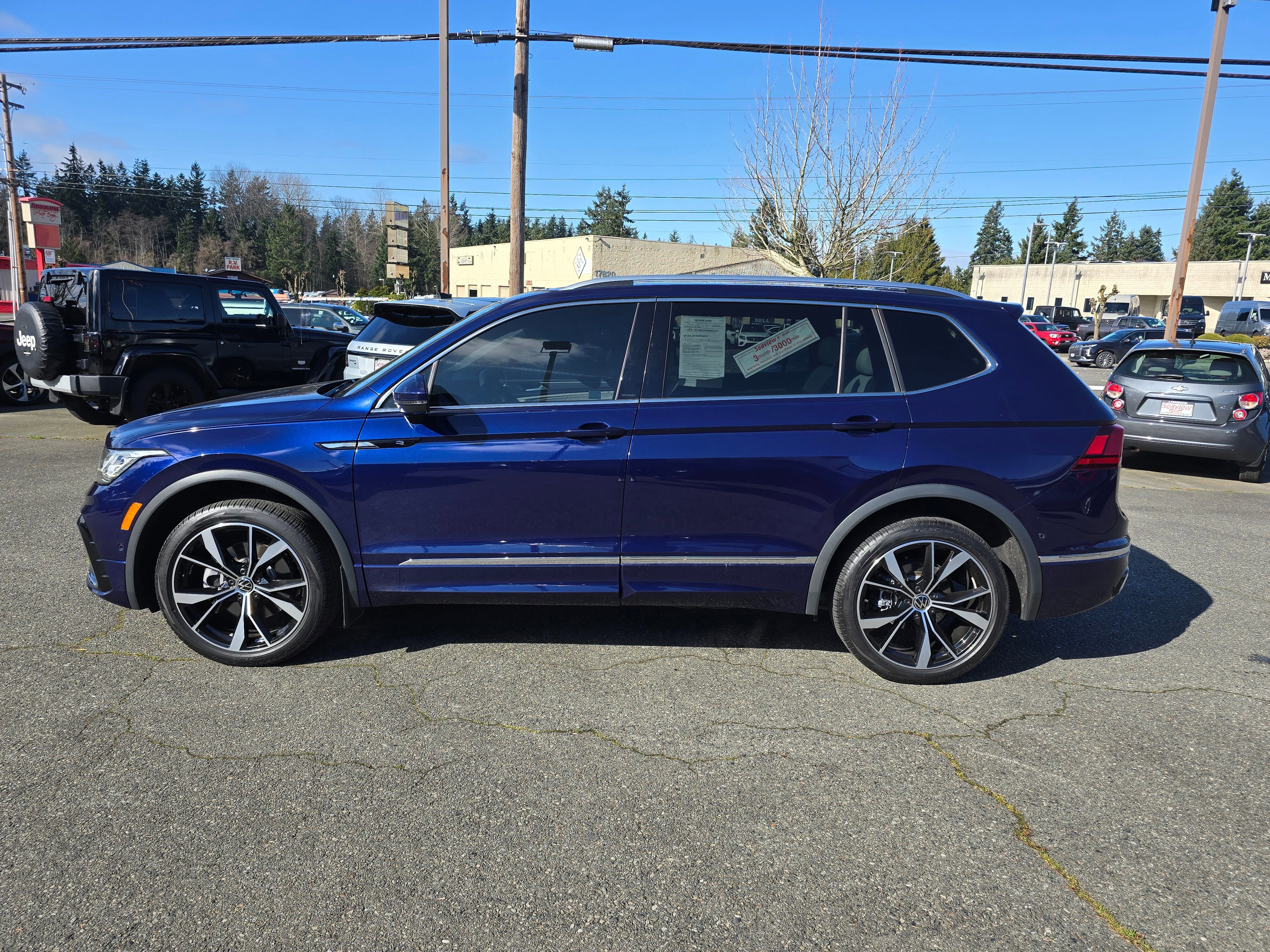 Used 2024 Volkswagen Tiguan SEL R-Line image 4