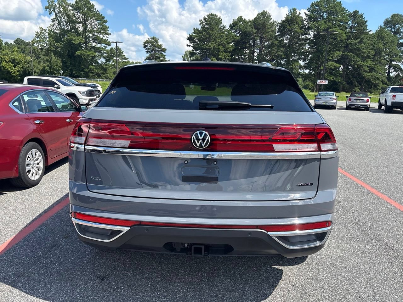 Used 2025 Volkswagen Atlas Cross Sport SEL AWD/4WD image 7