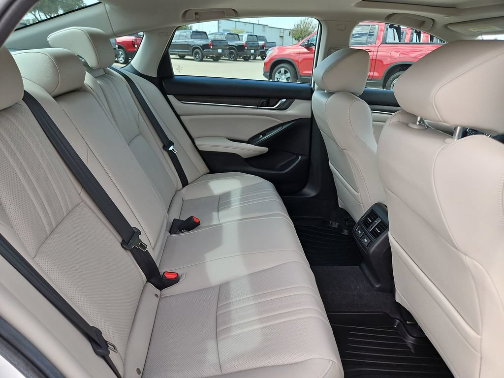 Used 2022 Honda Accord Touring image 25