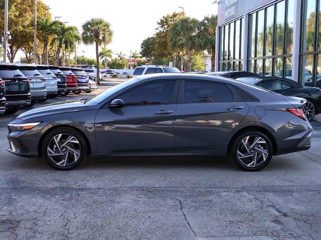 Used 2025 Hyundai Elantra Sport w/ Cargo Package image 12