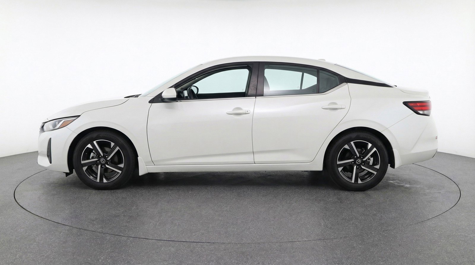 Used 2025 Nissan Sentra SV image 5