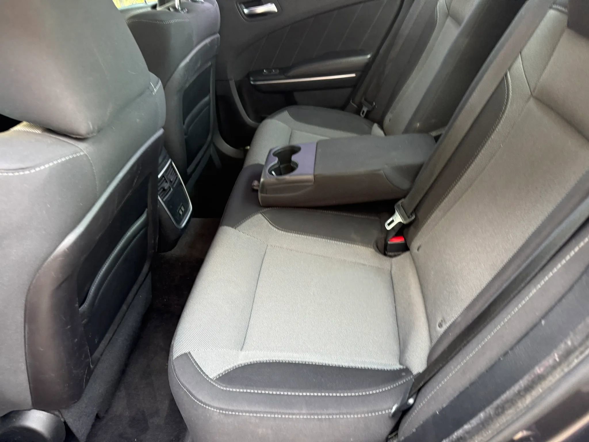 Used 2016 Dodge Charger SXT image 25