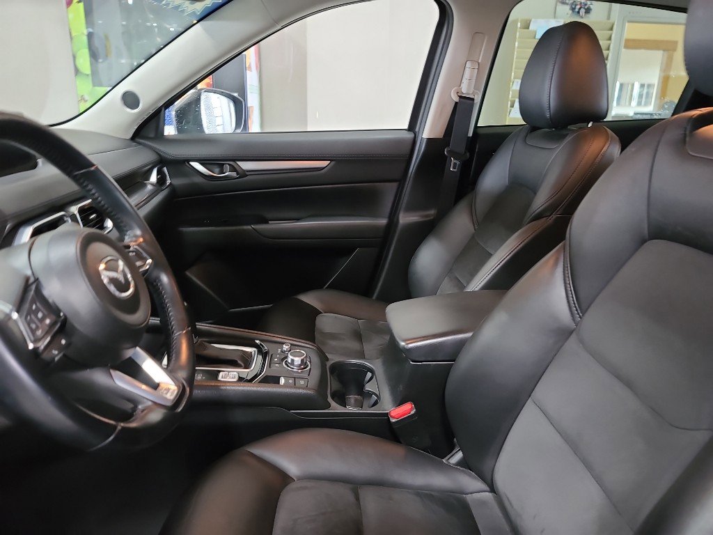Used 2017 MAZDA CX-5 Touring w/ Preferred Equipment Package image 9