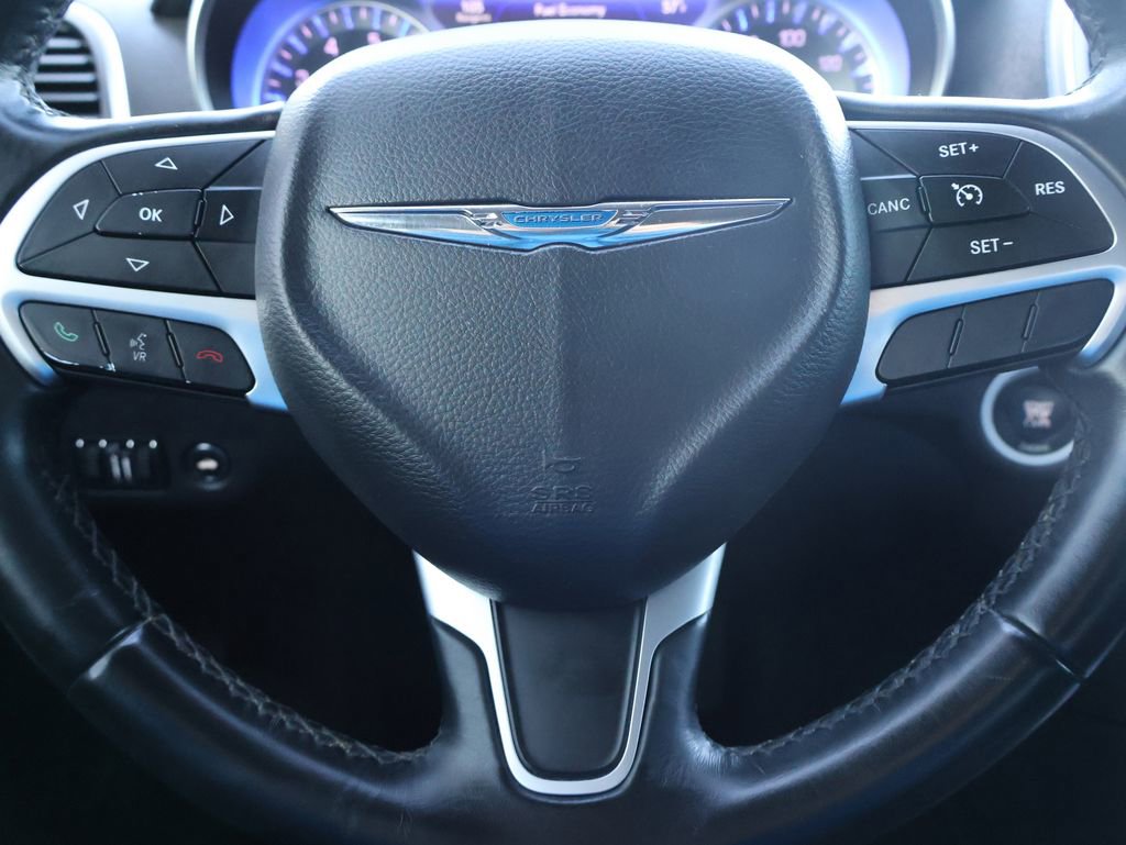 Used 2016 Chrysler 300 Limited image 14