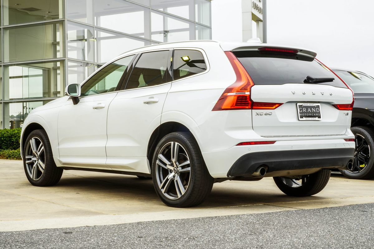 Used 2021 Volvo XC60 T5 Momentum w/ Premium Package AWD/4WD image 10