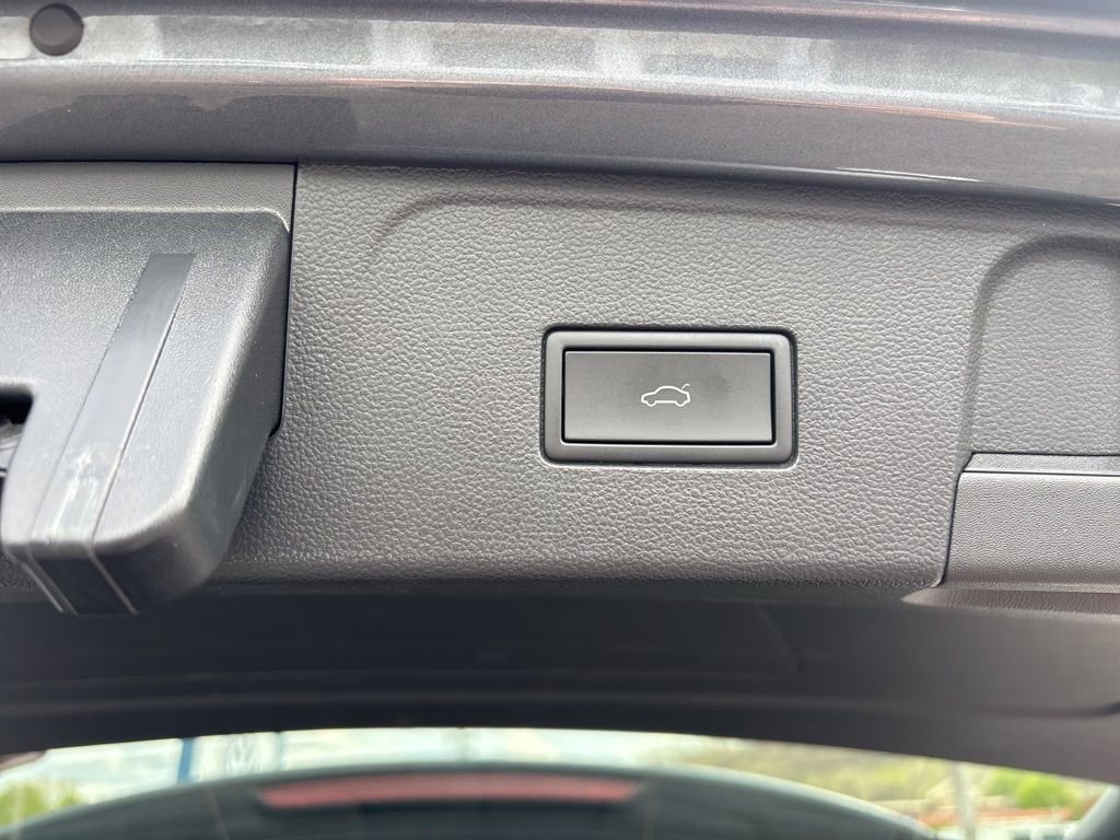 Used 2025 Volkswagen Atlas SE AWD/4WD image 29