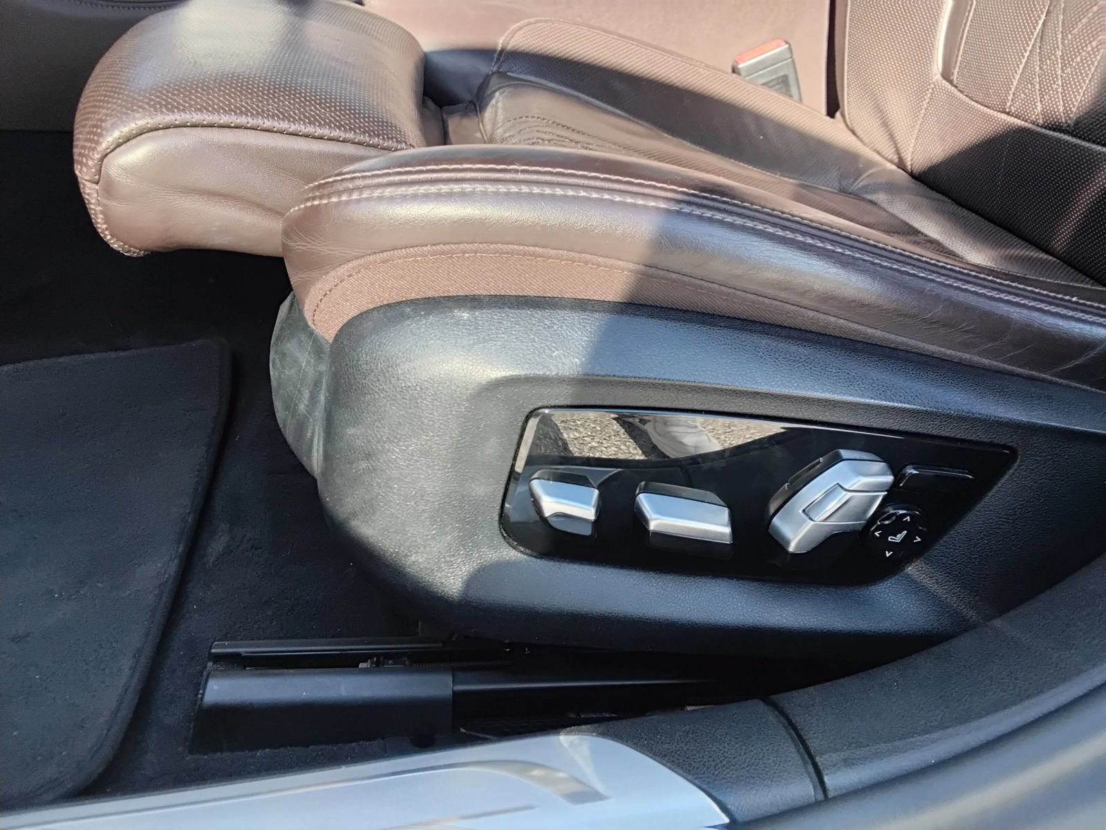 Used 2018 BMW M760i xDrive AWD/4WD image 12