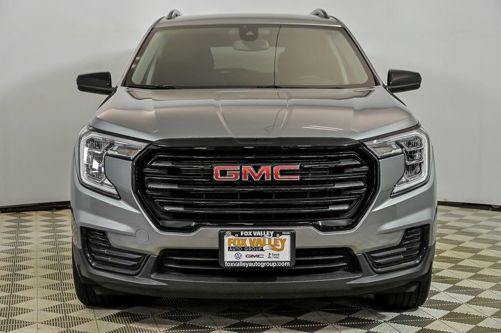 Used 2023 GMC Terrain SLE w/ Driver Convenience Package AWD/4WD image 4