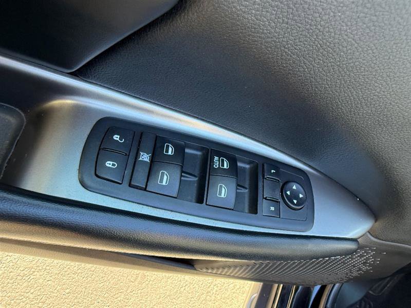 Used 2018 Dodge Journey Crossroad w/ Nav & Sun Group image 21