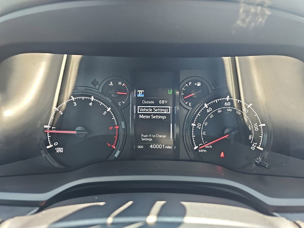 Used 2024 Toyota 4Runner SR5 RWD image 22