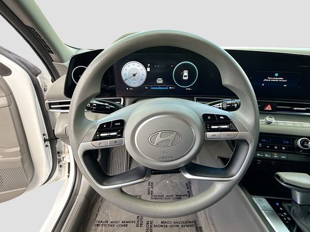 Used 2024 Hyundai Elantra SEL image 11