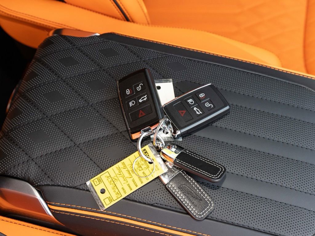 Used 2025 Land Rover Range Rover SE AWD/4WD image 70