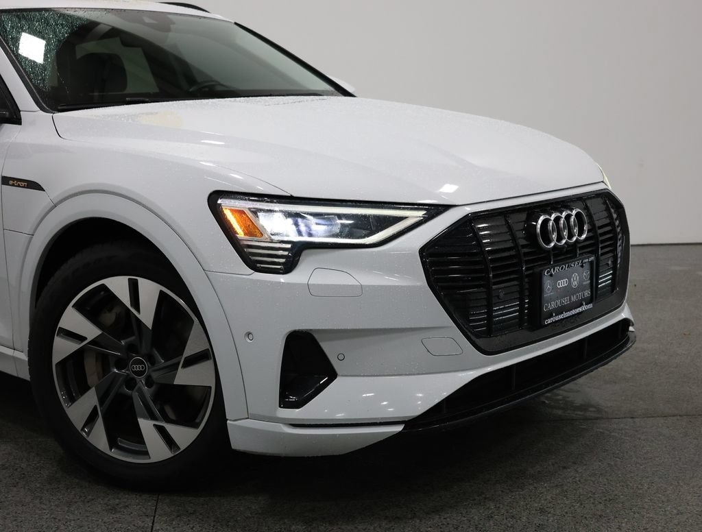 Used 2021 Audi e-tron Premium w/ Convenience Plus Package AWD/4WD image 3