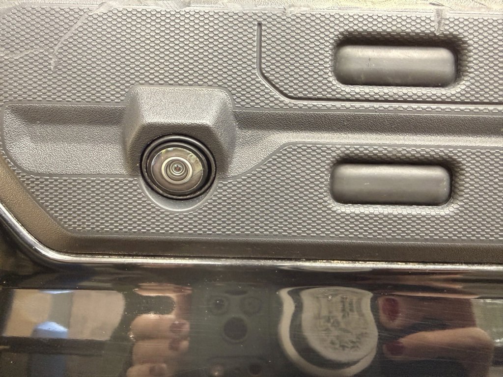 Used 2022 Chevrolet Silverado 1500 High Country w/ Z71 Off-Road Package image 7