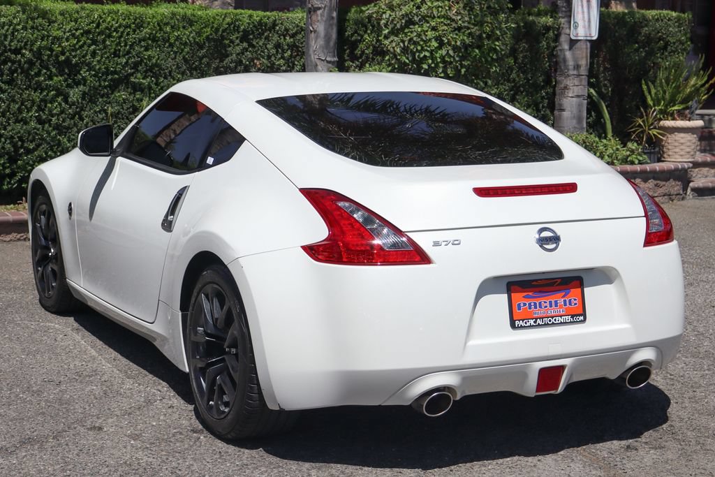 Used 2017 Nissan 370Z Coupe RWD image 6