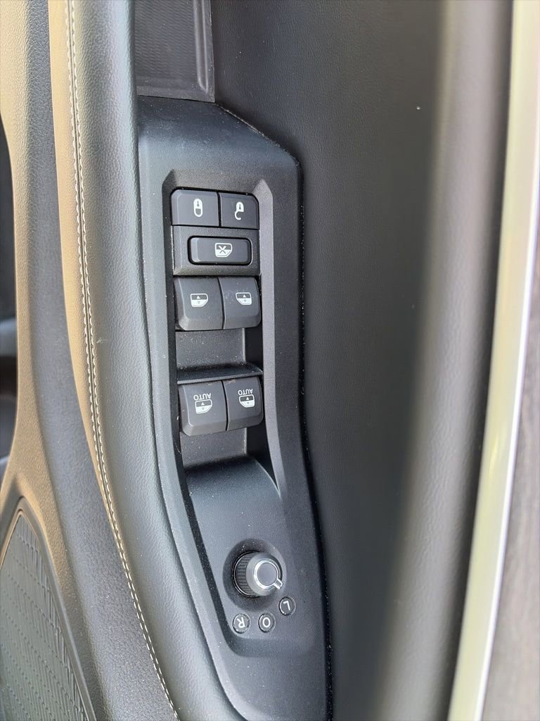 Used 2024 Jeep Grand Cherokee Limited w/ Black Appearance Package image 28