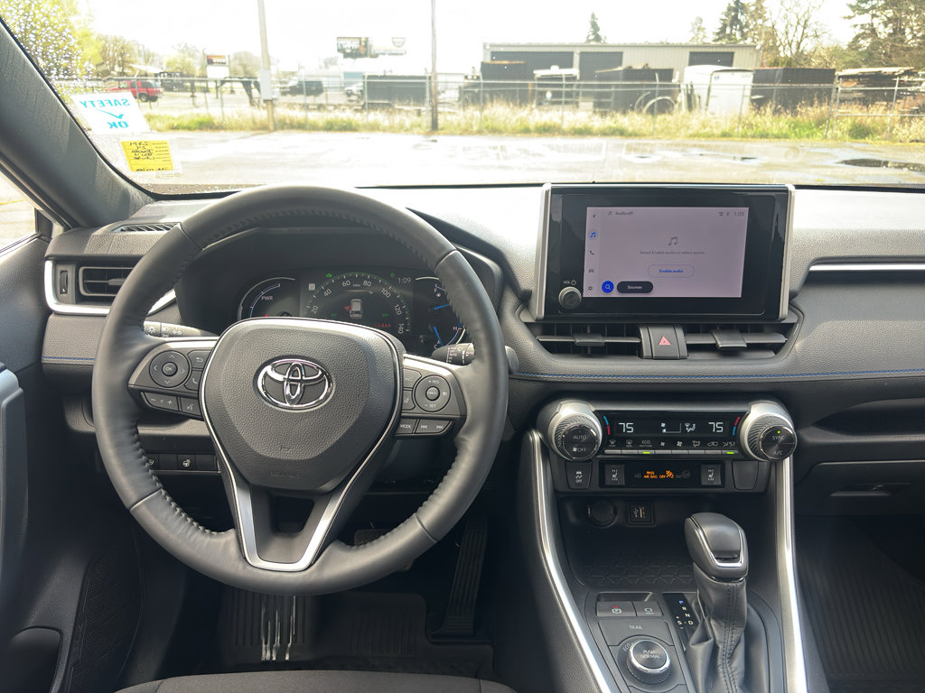 Used 2024 Toyota RAV4 SE w/ Convenience Package AWD/4WD image 17