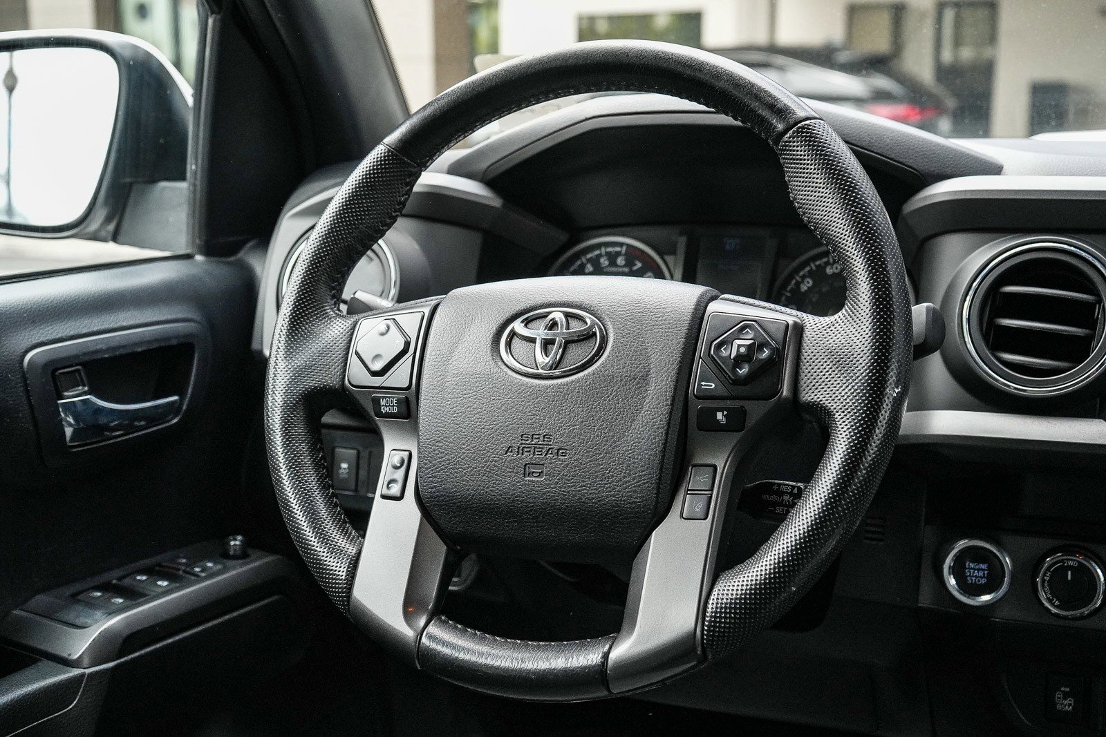 Used 2021 Toyota Tacoma TRD Sport w/ Technology Package AWD/4WD image 14