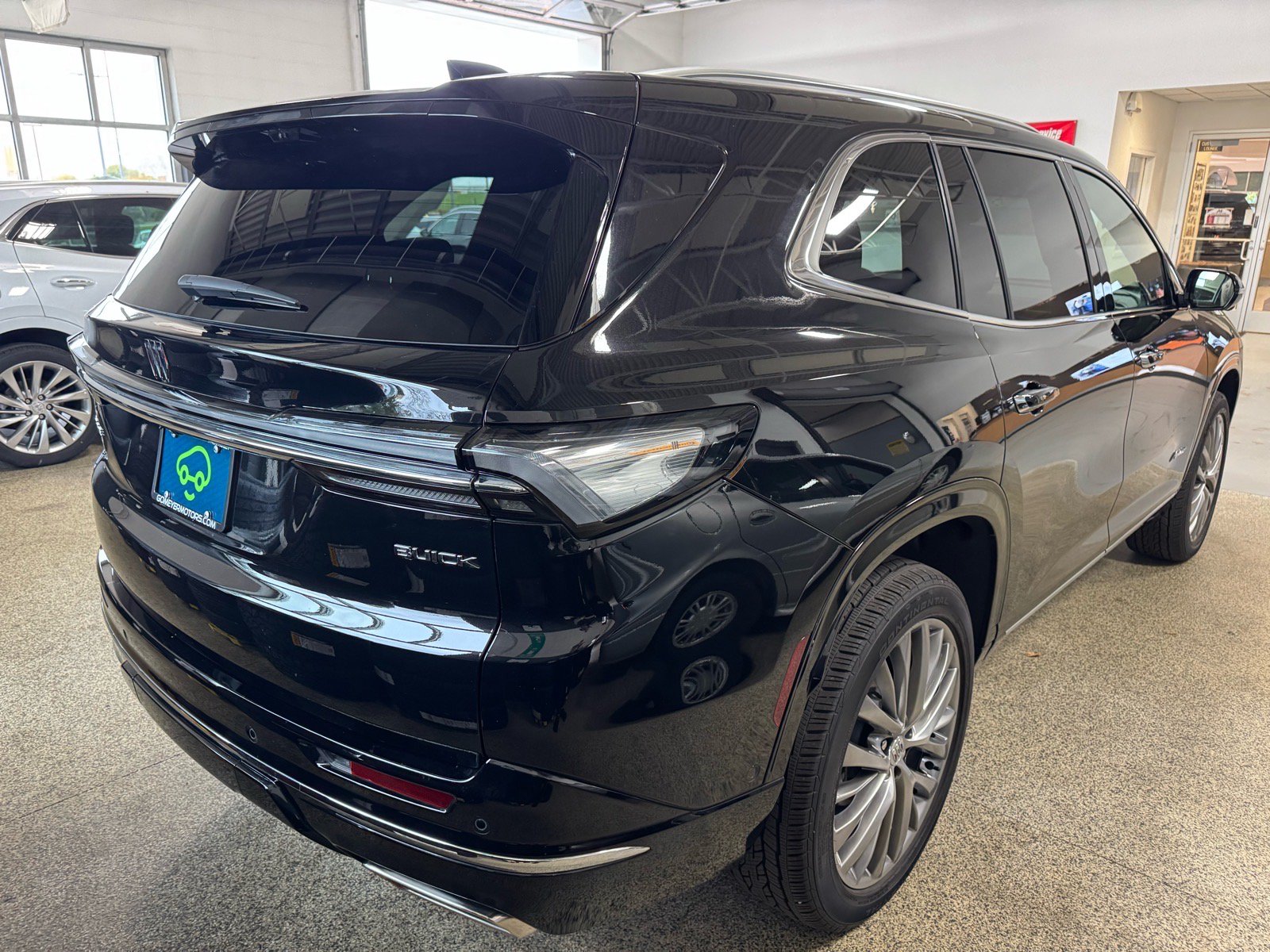 Certified 2026 Buick Enclave Avenir w/ Super Cruise Package AWD/4WD image 5