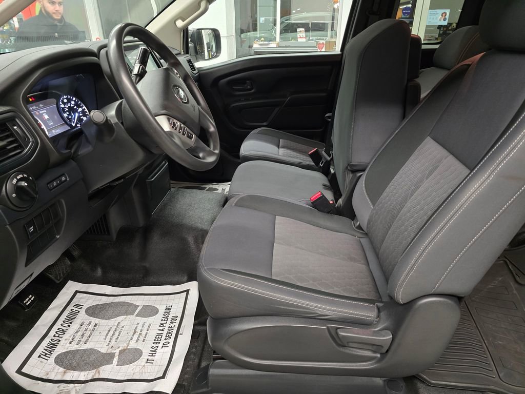 Used 2022 Nissan Titan S image 18