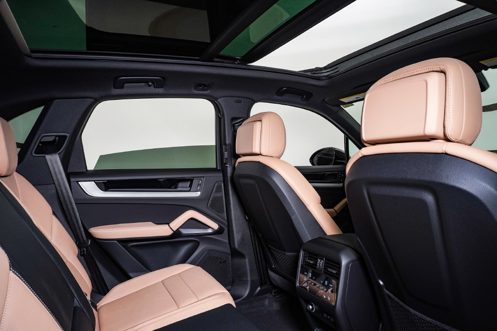 New 2026 Porsche Cayenne AWD/4WD image 16