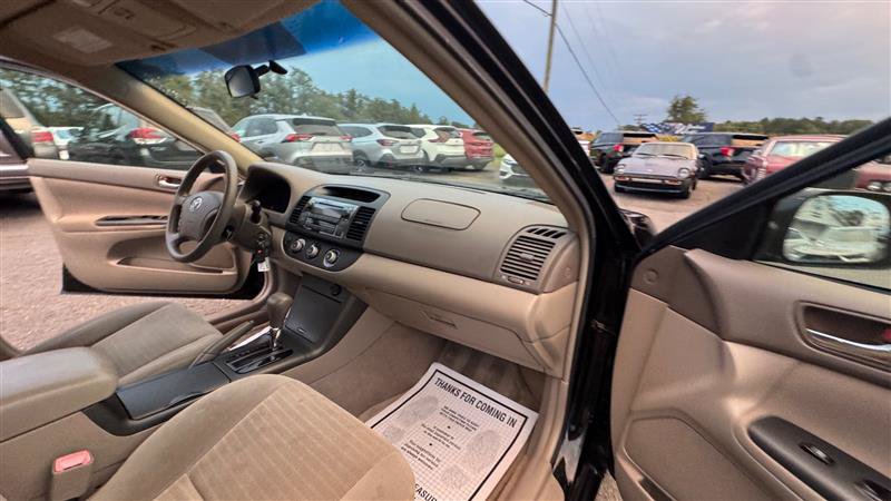 Used 2005 Toyota Camry LE FWD image 40