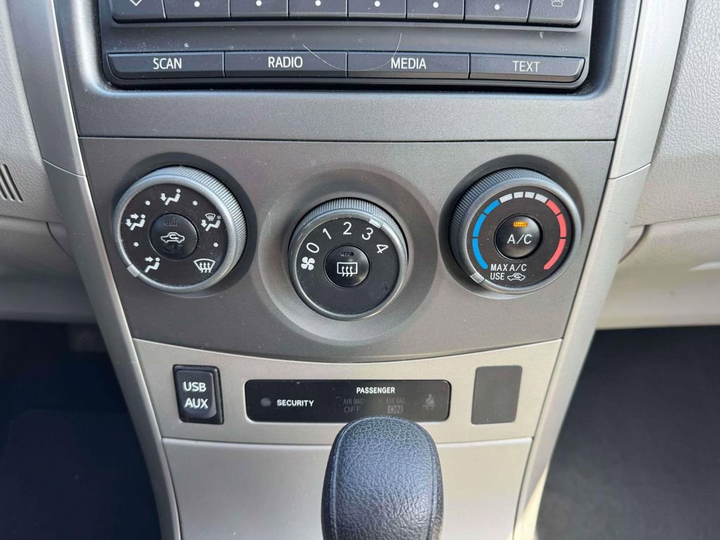 Used 2012 Toyota Corolla LE w/ Premium Pkg FWD image 30