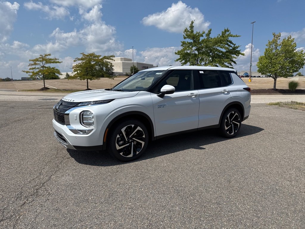 New 2025 Mitsubishi Outlander SE image 15