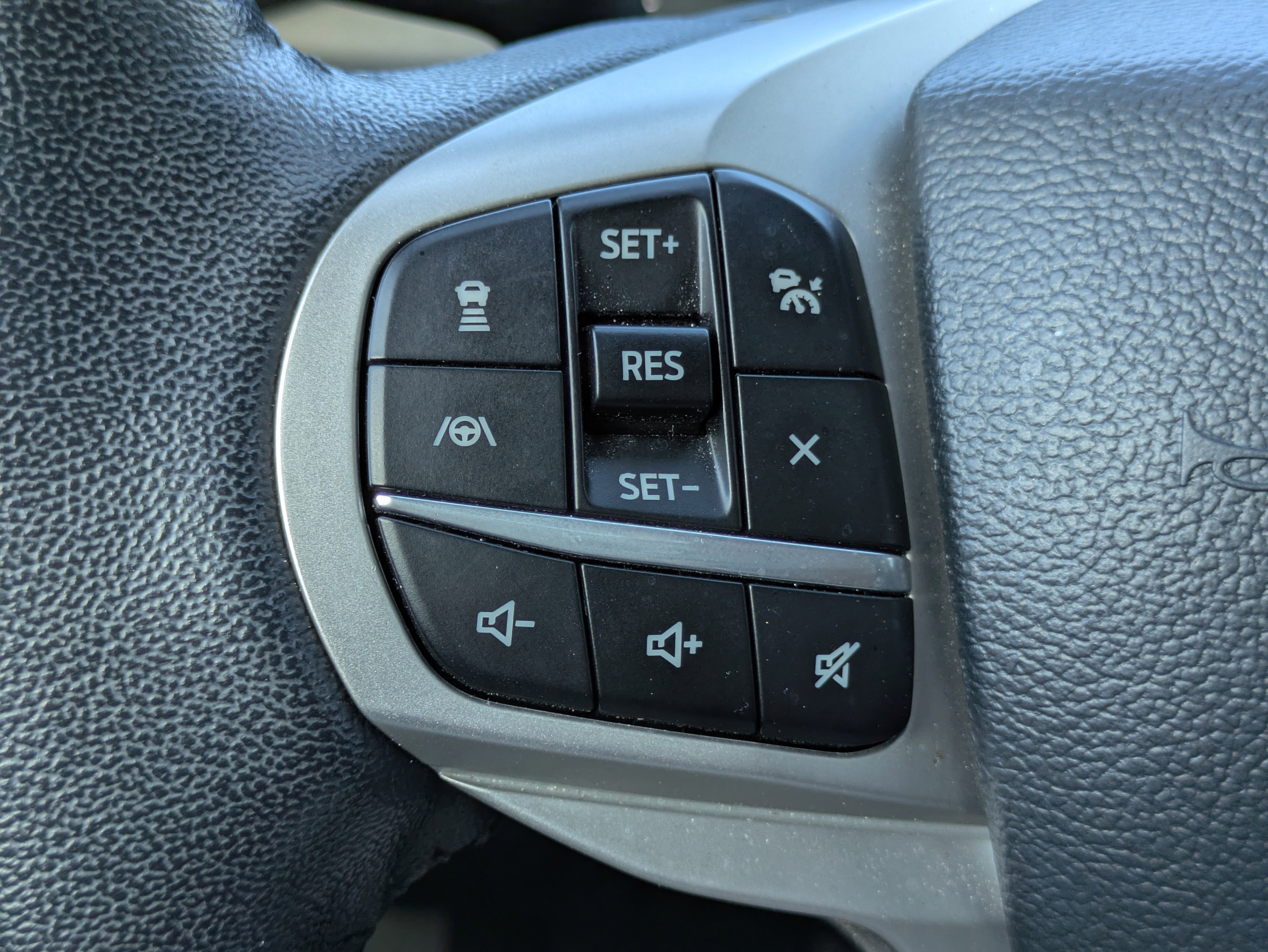 Used 2023 Ford Explorer Limited image 25