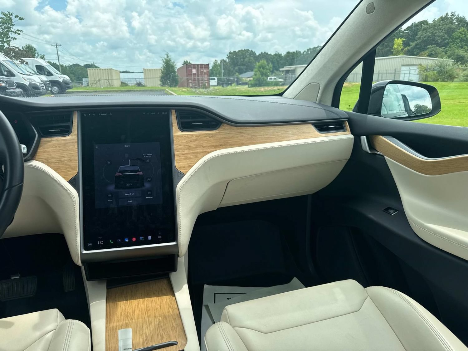 Used 2018 Tesla Model X 75D AWD/4WD image 27