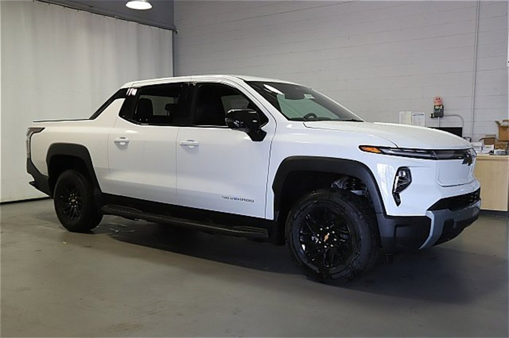New 2025 Chevrolet Silverado EV LT