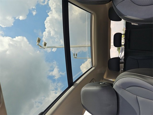 New 2025 Volkswagen Tiguan SE image 25