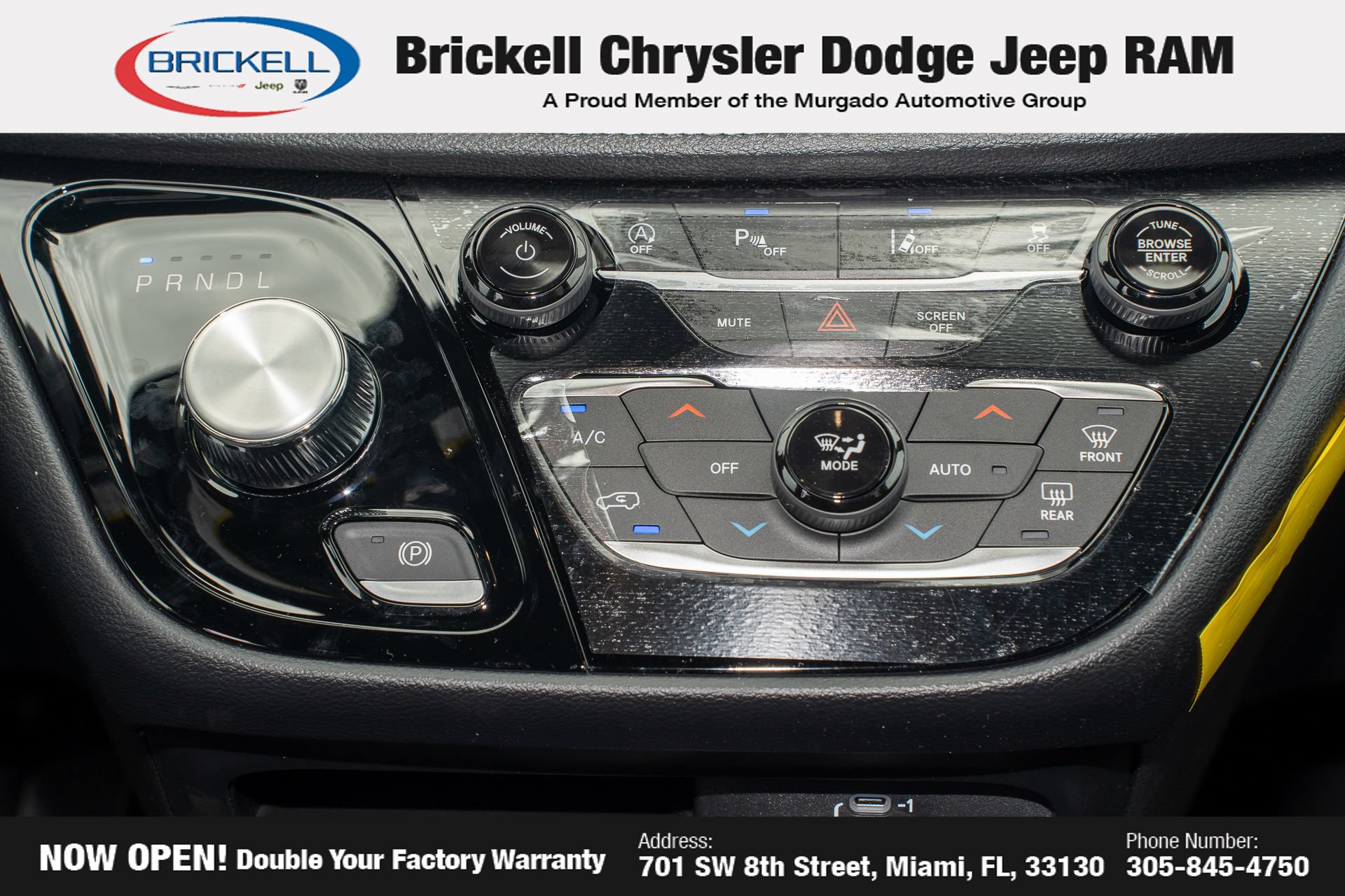 New 2027 Chrysler Pacifica Select FWD image 23