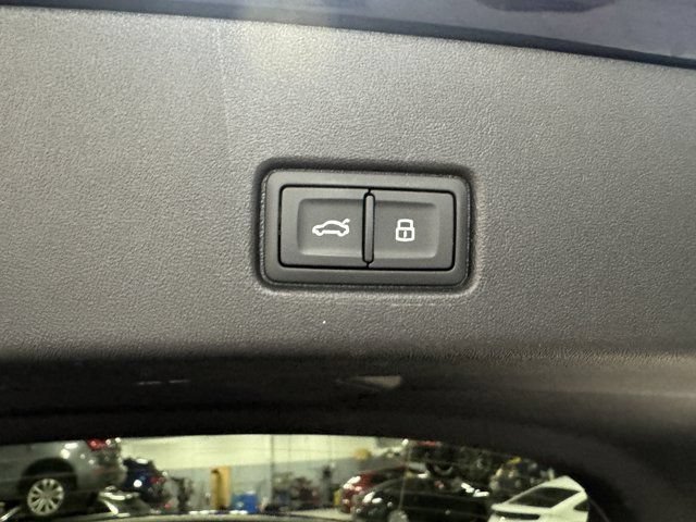 Certified 2023 Audi Q4 e-tron Prestige AWD/4WD image 33