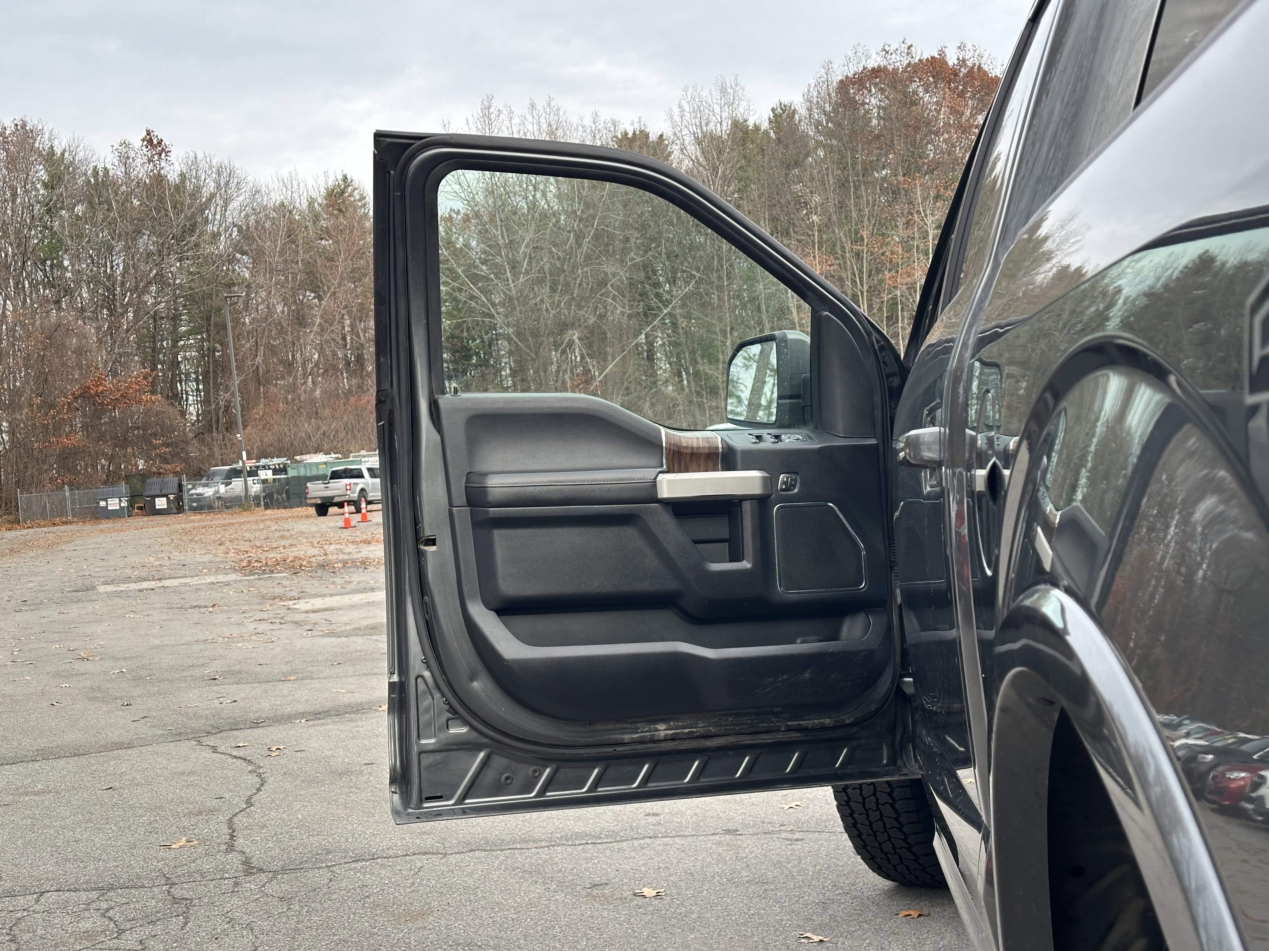 Used 2020 Ford F150 Lariat w/ Trailer Tow Package image 25