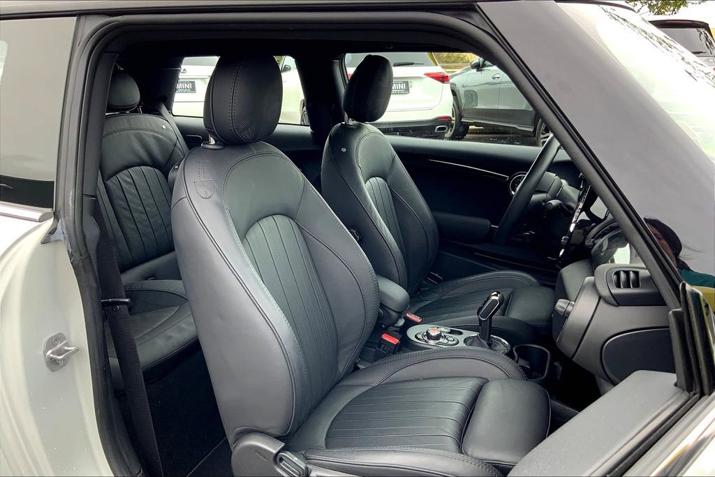 Used 2021 MINI Cooper SE w/ 8.8" Touchscreen Nav Package image 7