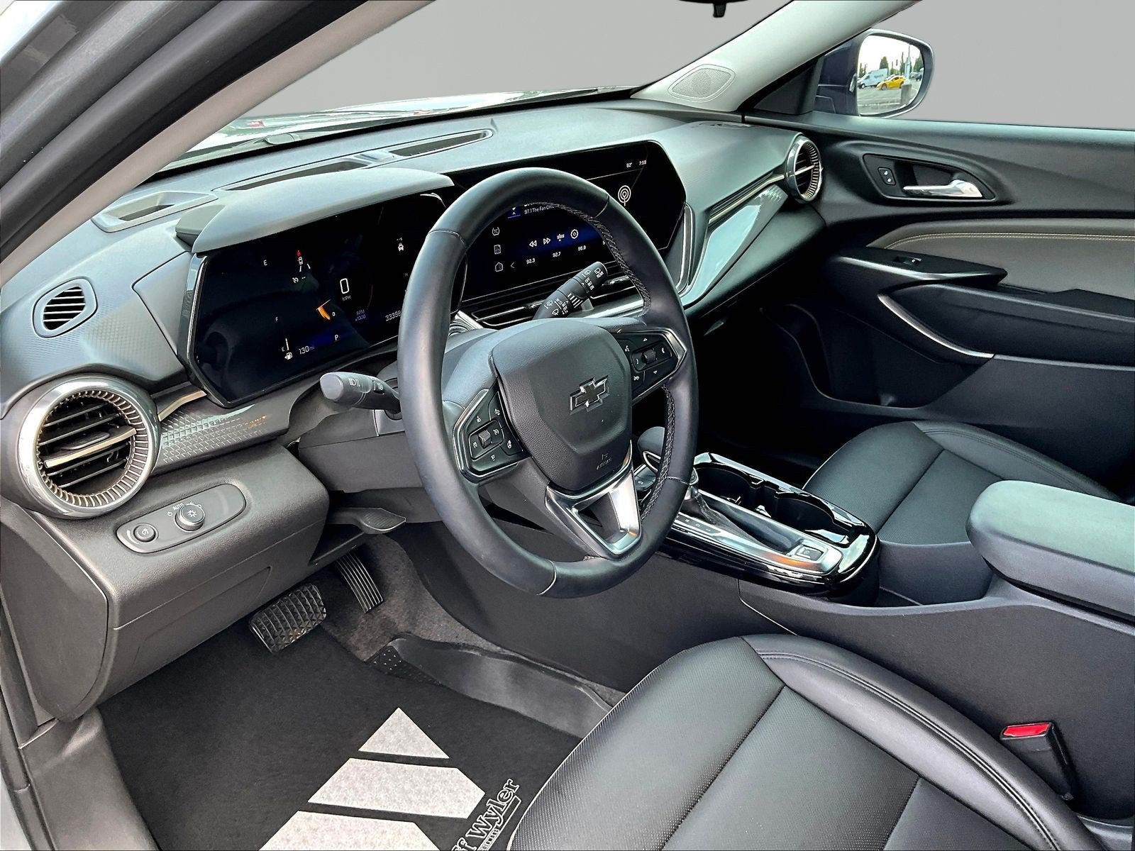 Used 2025 Chevrolet Trax ACTIV w/ Driver Confidence Package FWD image 16