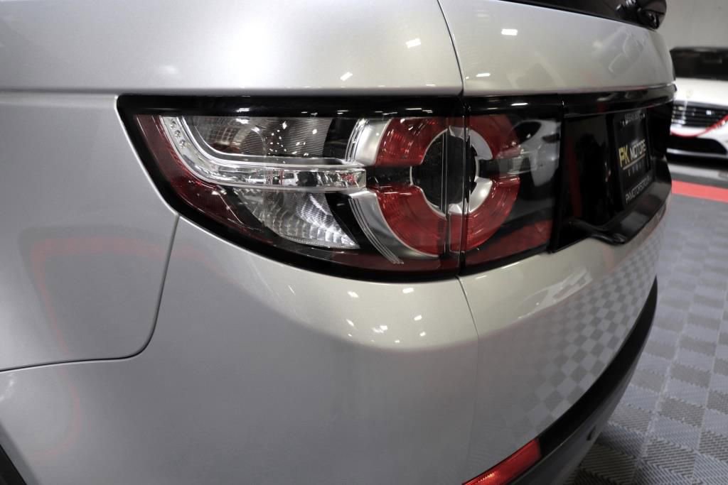 Used 2019 Land Rover Discovery Sport SE image 5