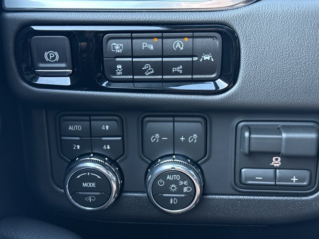 New 2026 GMC Yukon Denali w/ Denali Reserve Package AWD/4WD image 29