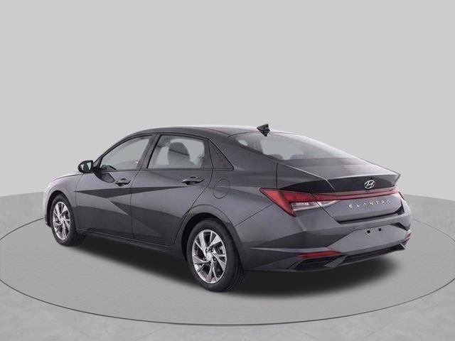Used 2021 Hyundai Elantra SE FWD image 4