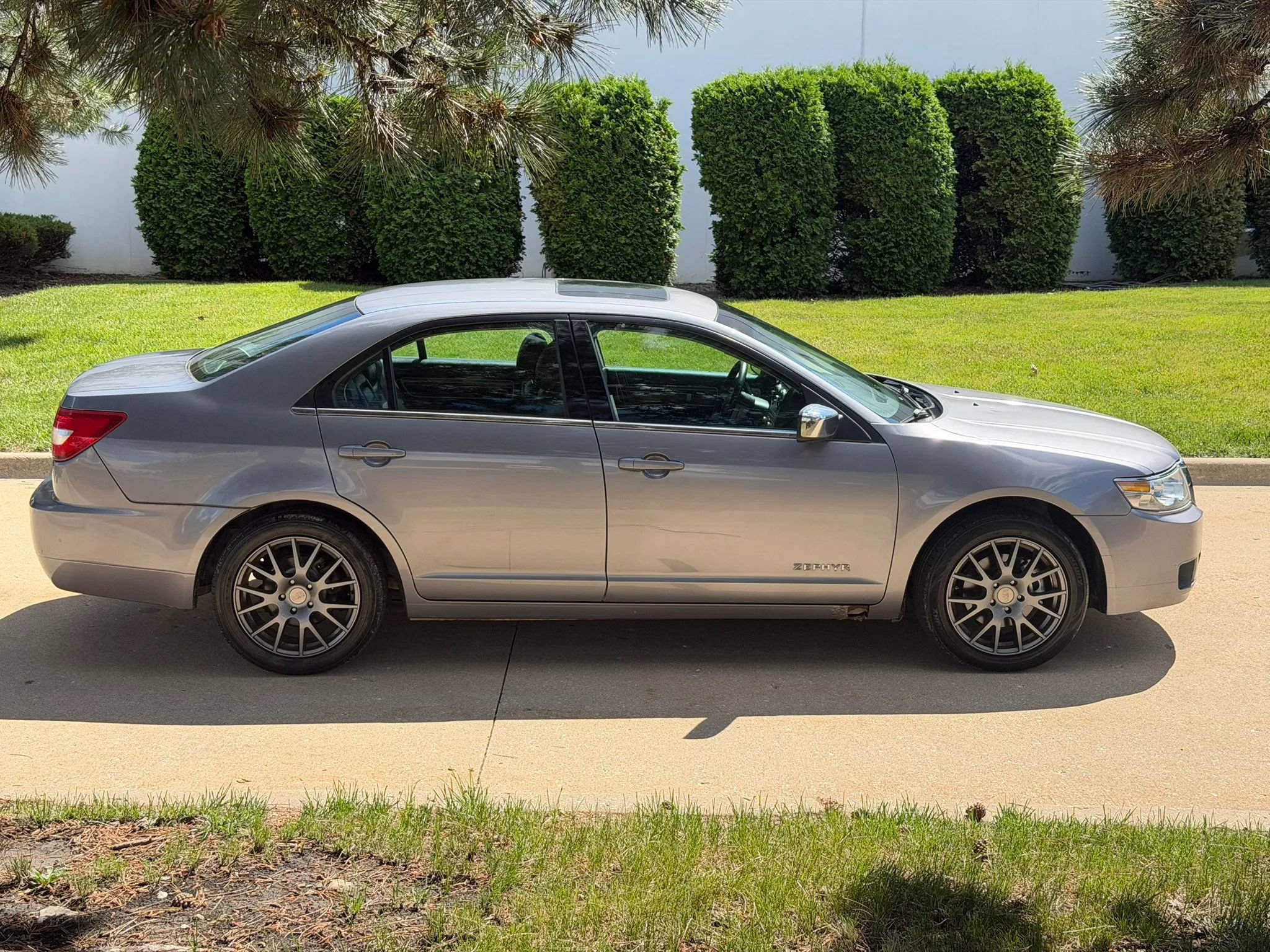 Used 2006 Lincoln Zephyr FWD image 4