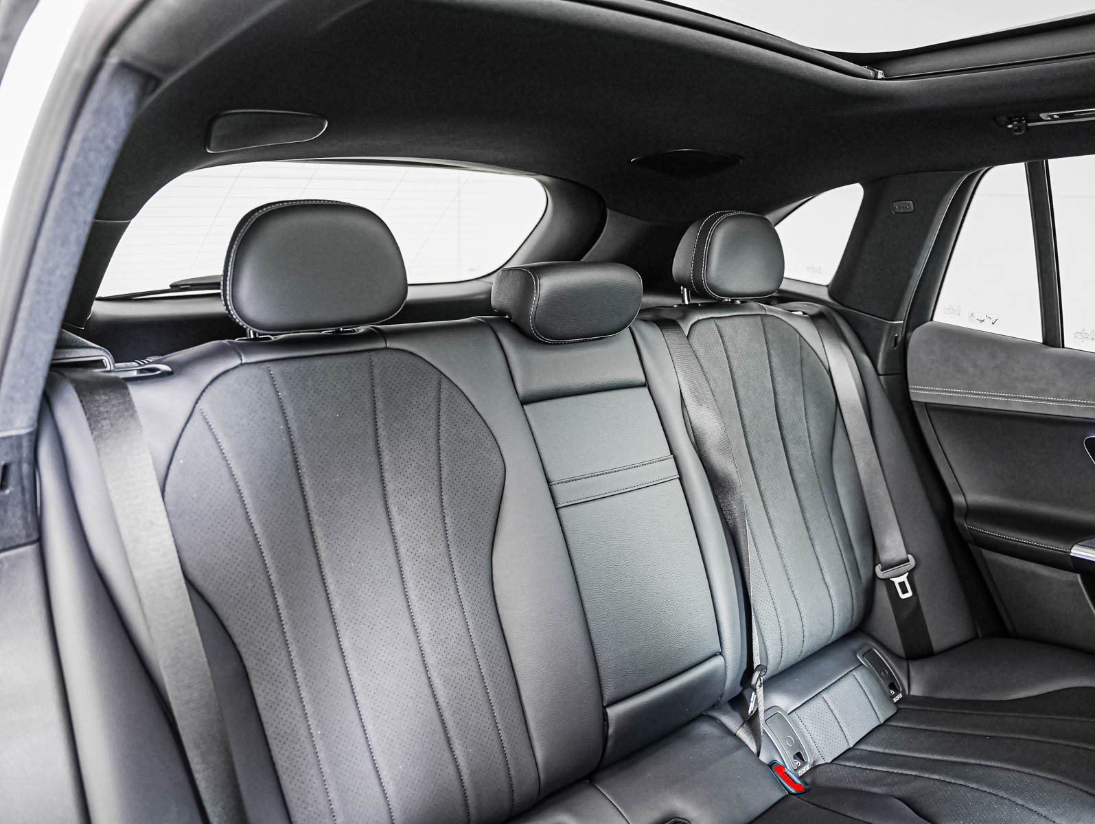 New 2026 Mercedes-Benz EQE 320 4MATIC SUV image 9