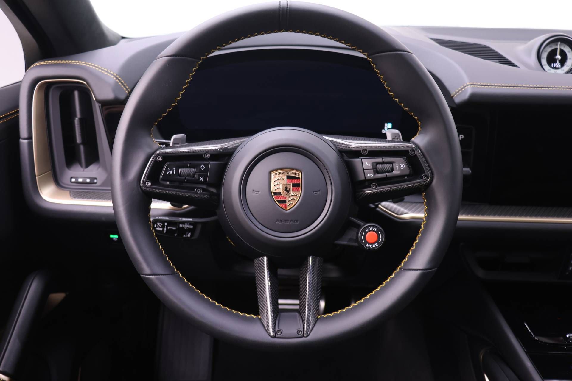 Certified 2025 Porsche Cayenne Turbo GT image 20