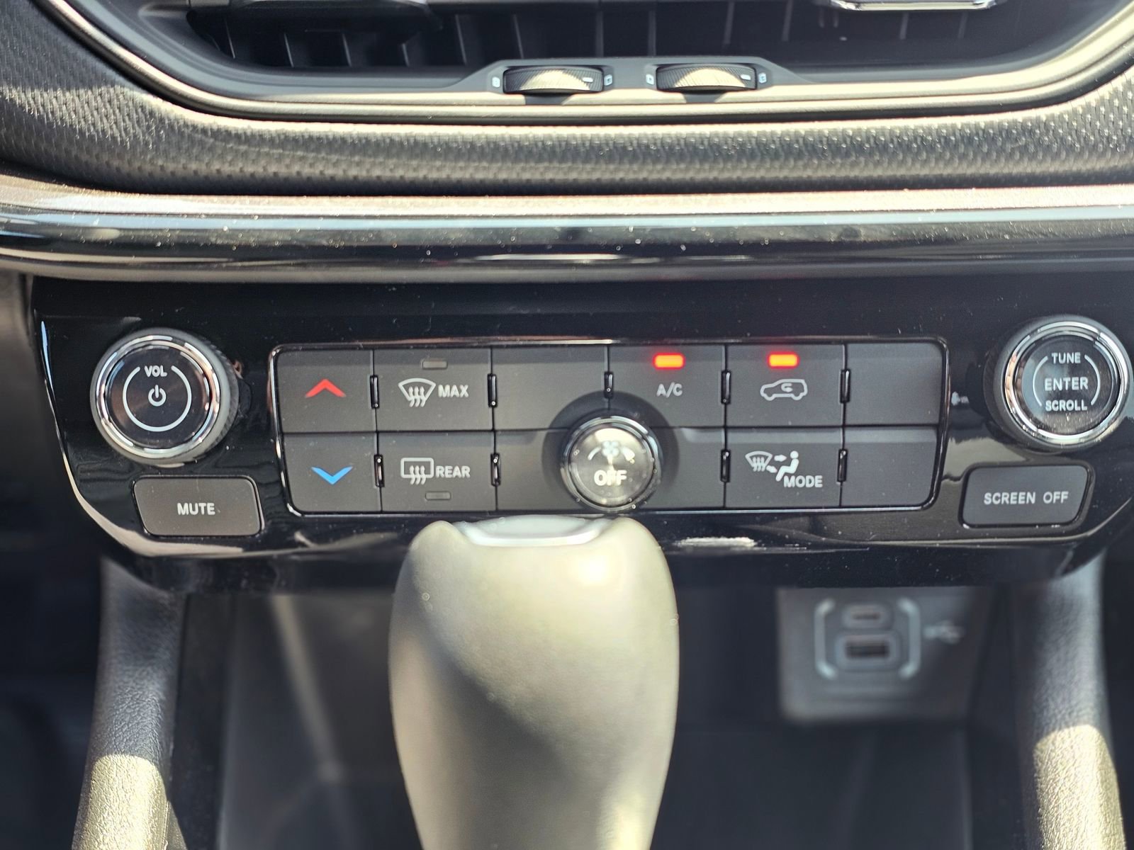 New 2026 Jeep Compass Latitude AWD/4WD image 13