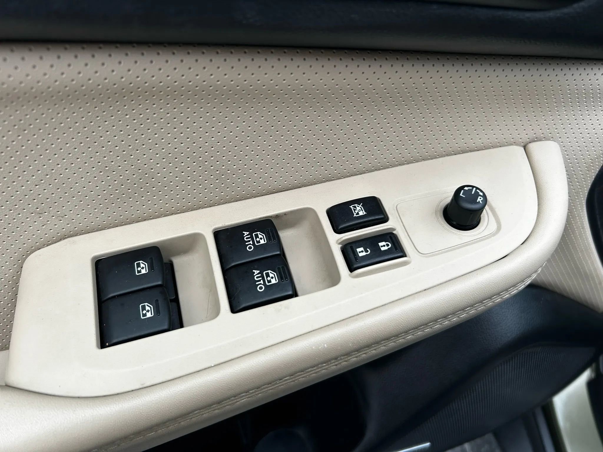 Used 2016 Subaru Outback 2.5i Limited w/ Popular Package #4 image 25