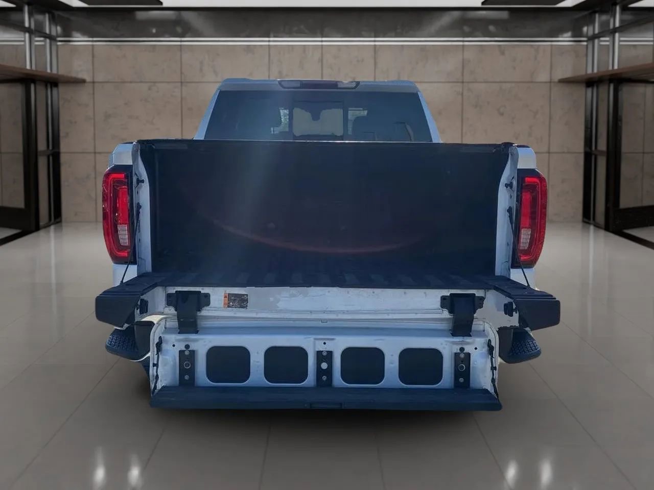 Used 2019 GMC Sierra 1500 SLT w/ SLT Premium Plus Package image 5